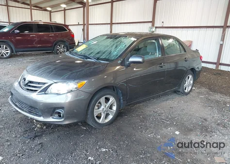 2013 Toyota Corolla Le z USA, uszkodzony, nr VIN 2T1BU4EE4DC963682